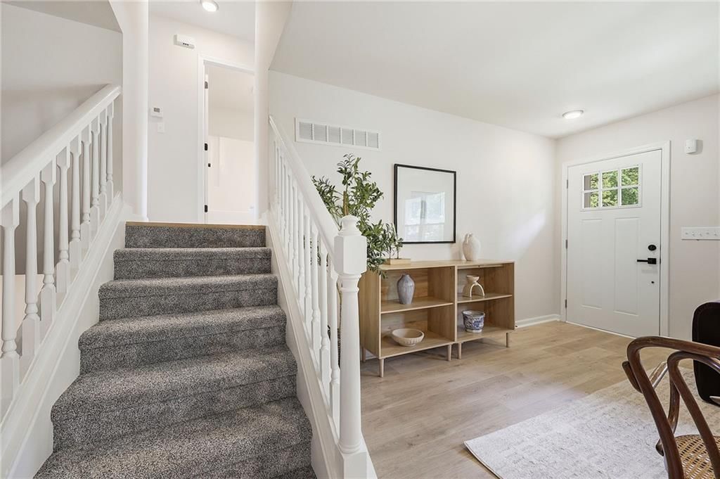 219 N Normandy Street — photo 3