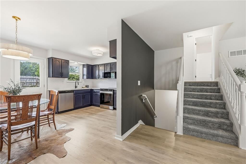 219 N Normandy Street — photo 8