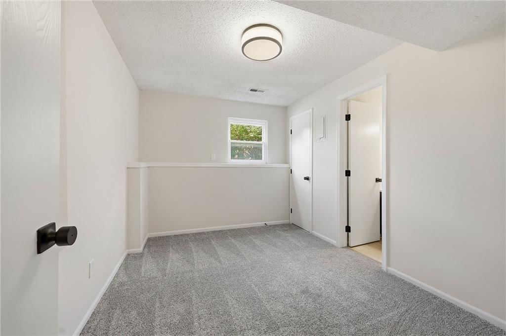 219 N Normandy Street — photo 15