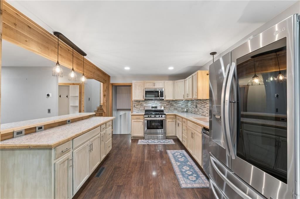 104 W Oak Street — photo 16