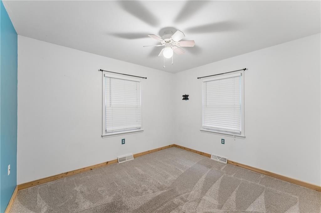 104 W Oak Street — photo 24