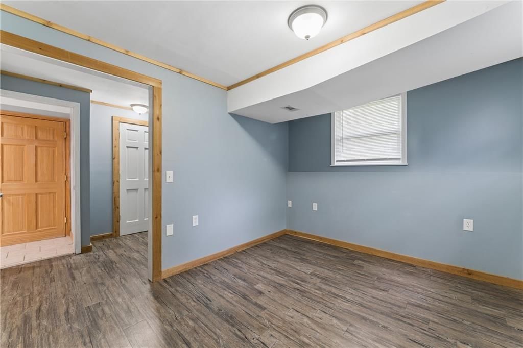 104 W Oak Street — photo 38