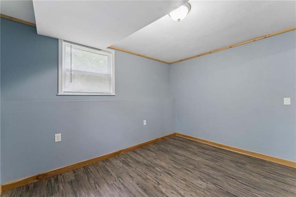 104 W Oak Street — photo 39