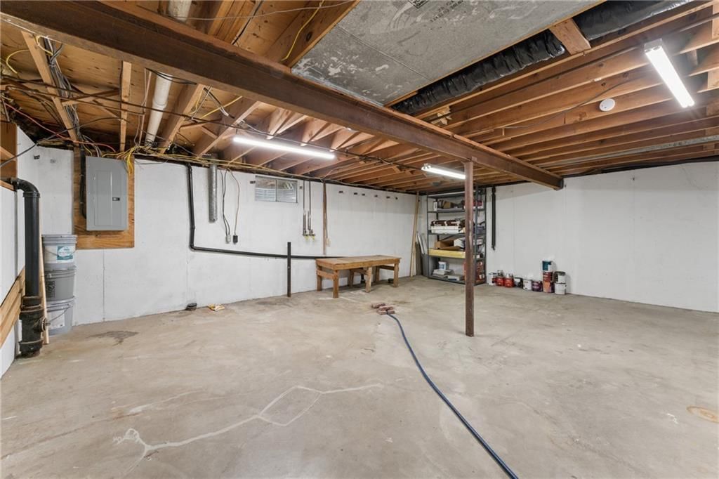 104 W Oak Street — photo 40