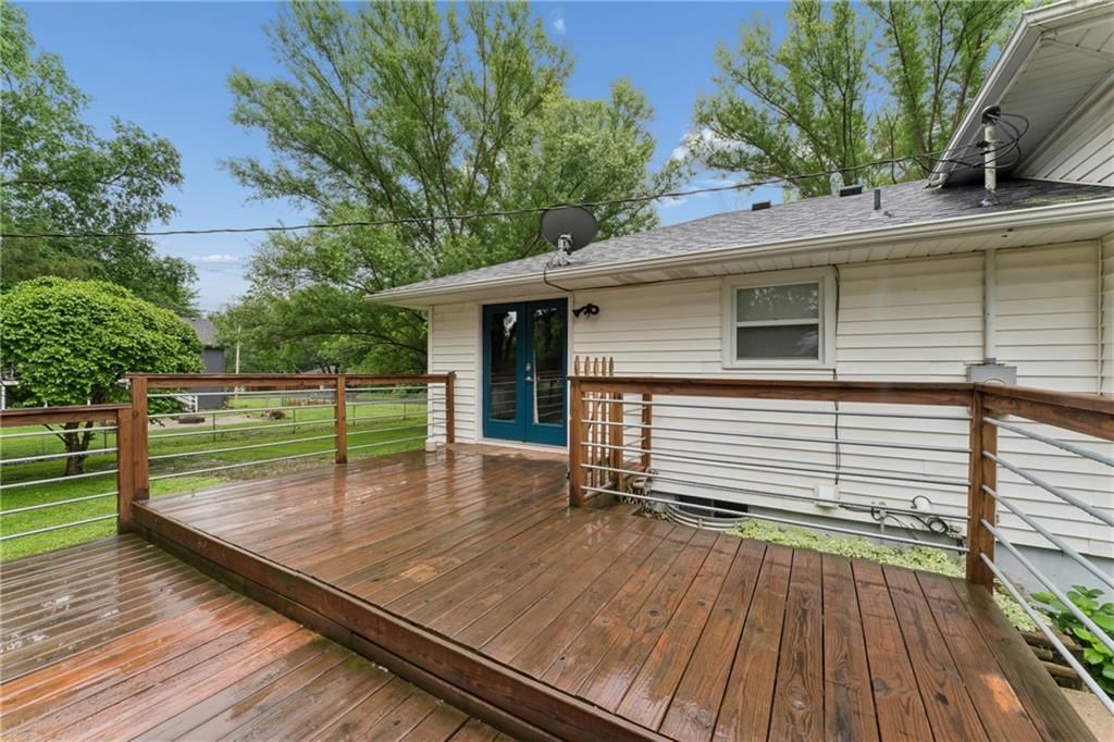 104 W Oak Street — photo 46