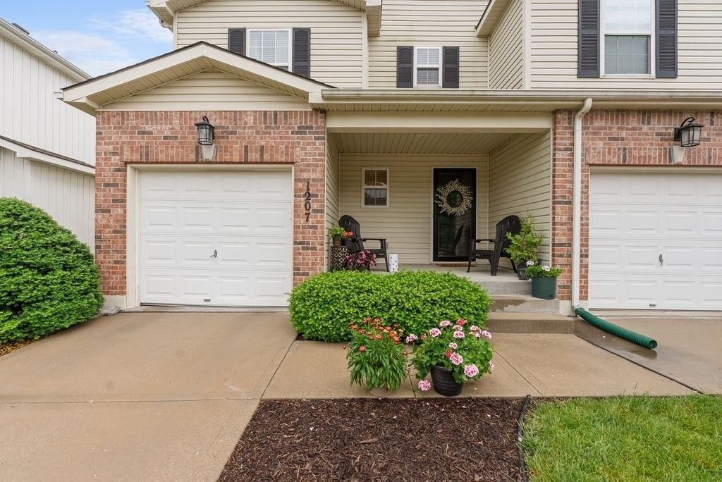 1207 SW Arborway Drive — photo 1