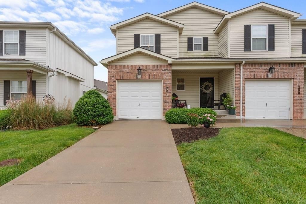 1207 SW Arborway Drive — photo 2
