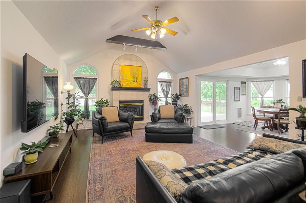 304 Zoe Street — photo 8