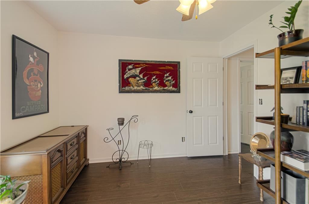 304 Zoe Street — photo 21