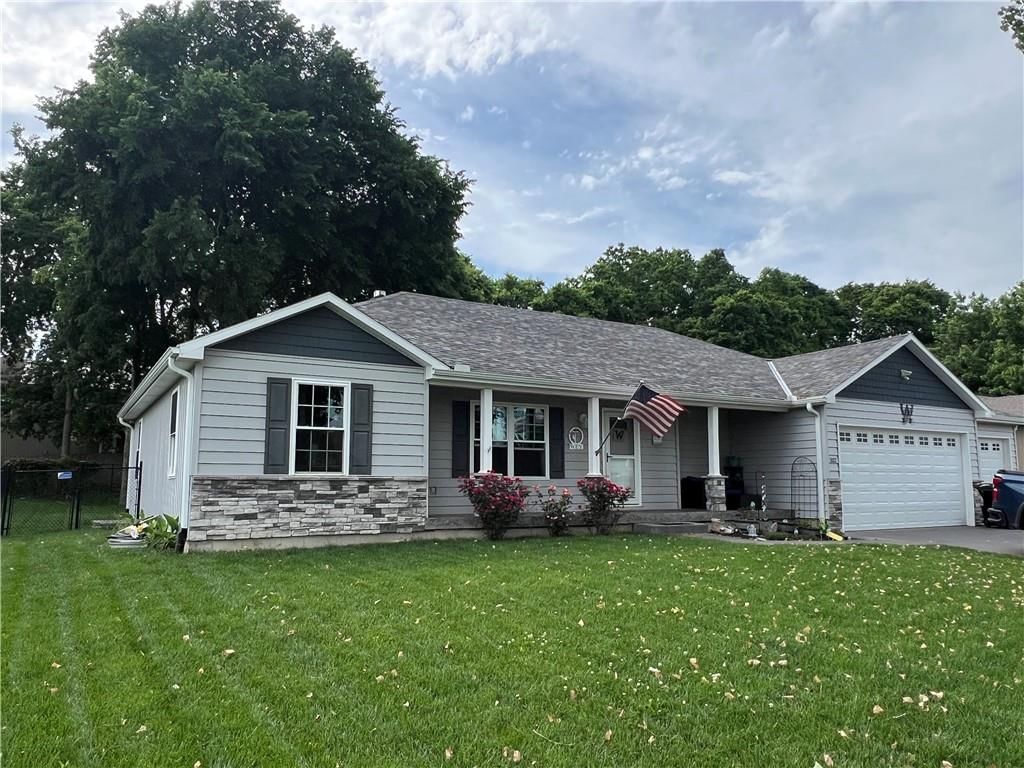 302 S Peach Tree Avenue — photo 1