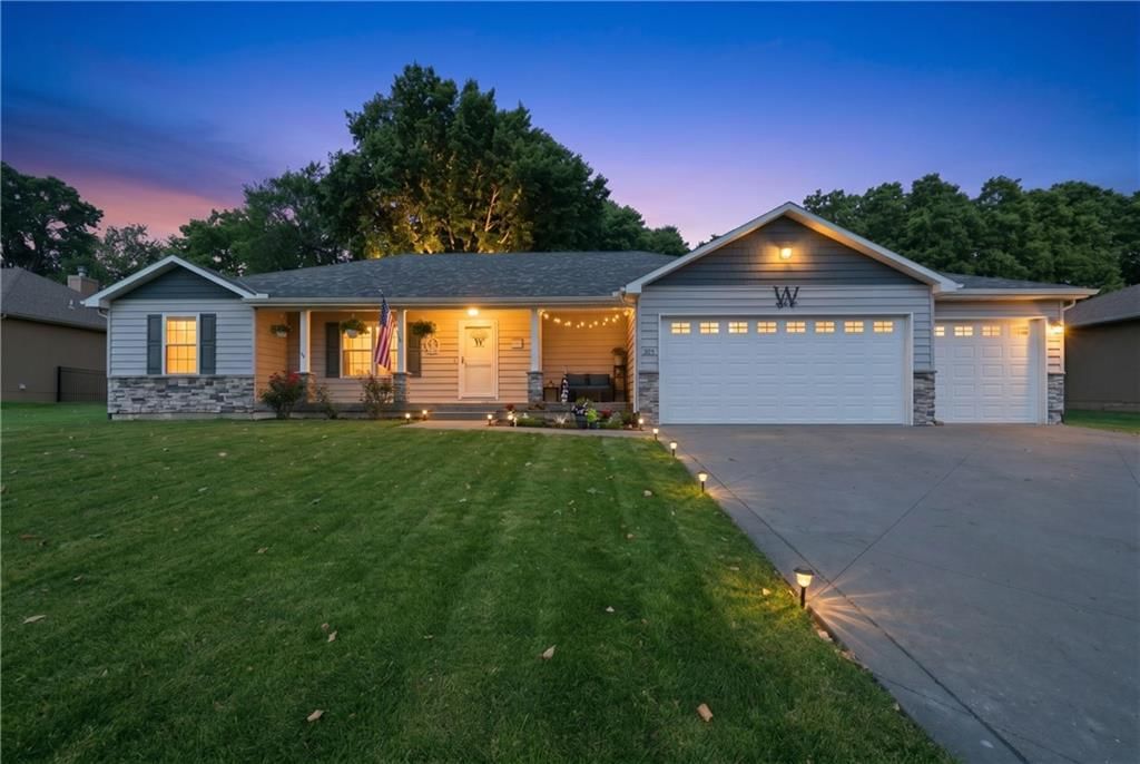 302 S Peach Tree Avenue, Lone Jack, MO