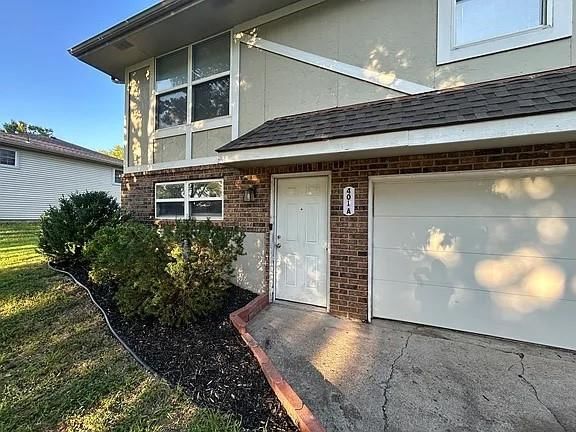 401 SE Melody Lane — photo 2