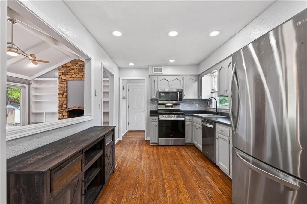 600 N Park Drive — photo 12