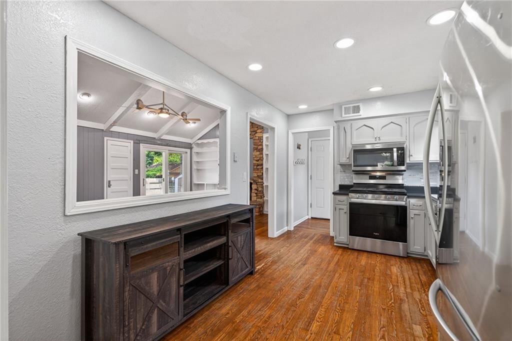 600 N Park Drive — photo 13