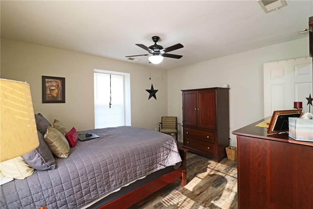 705 NE Swann Circle — photo 27