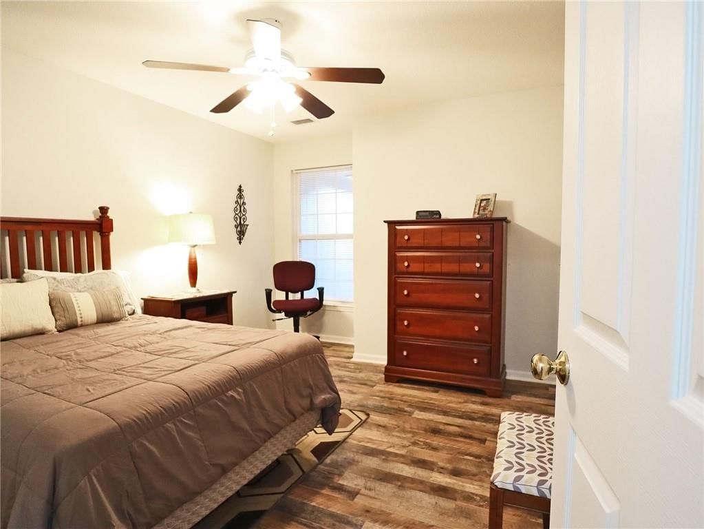 705 NE Swann Circle — photo 34