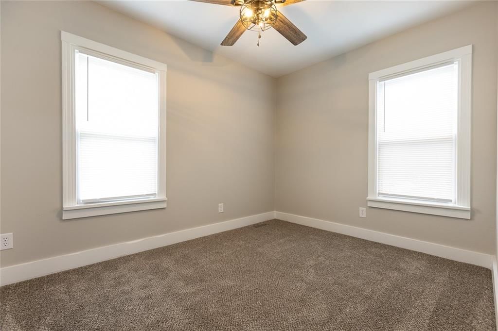 638 E Mill Street — photo 10