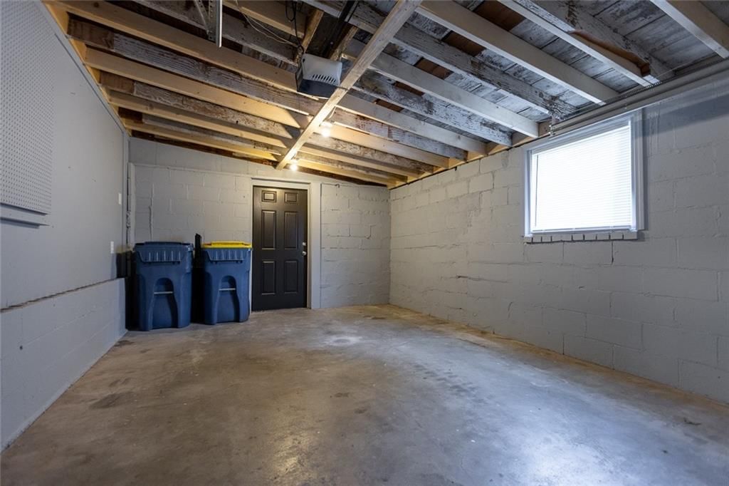 638 E Mill Street — photo 16