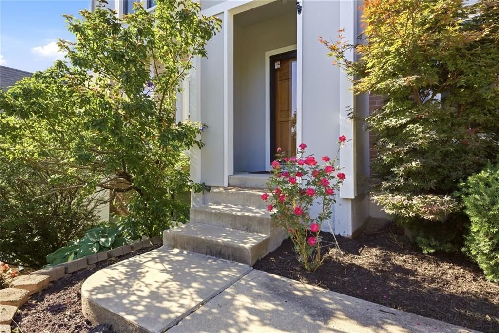 15013 W 77th Terrace — photo 2