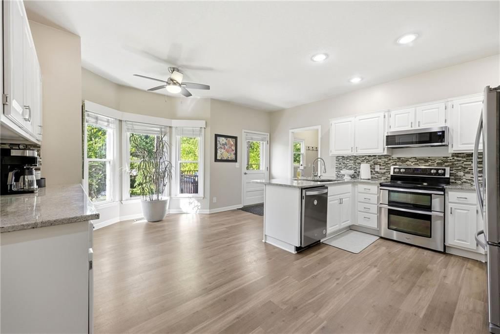 15013 W 77th Terrace — photo 13