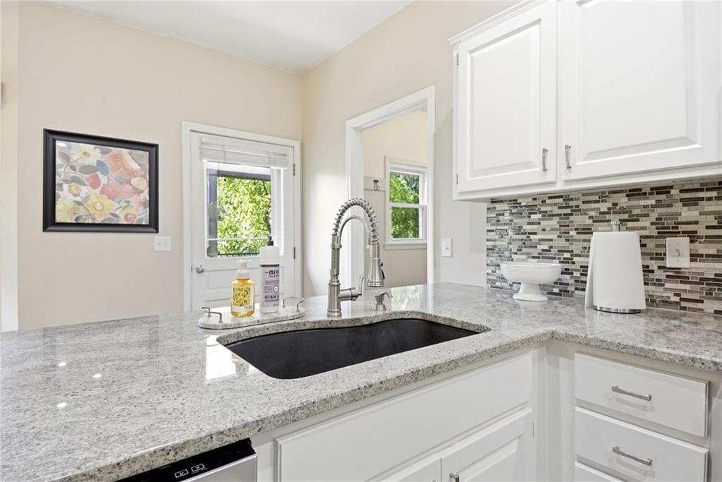 15013 W 77th Terrace — photo 17