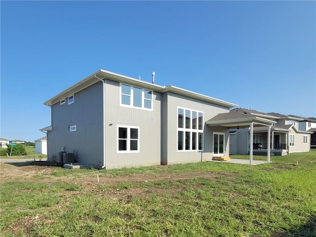 18220 Monrovia Street — photo 44