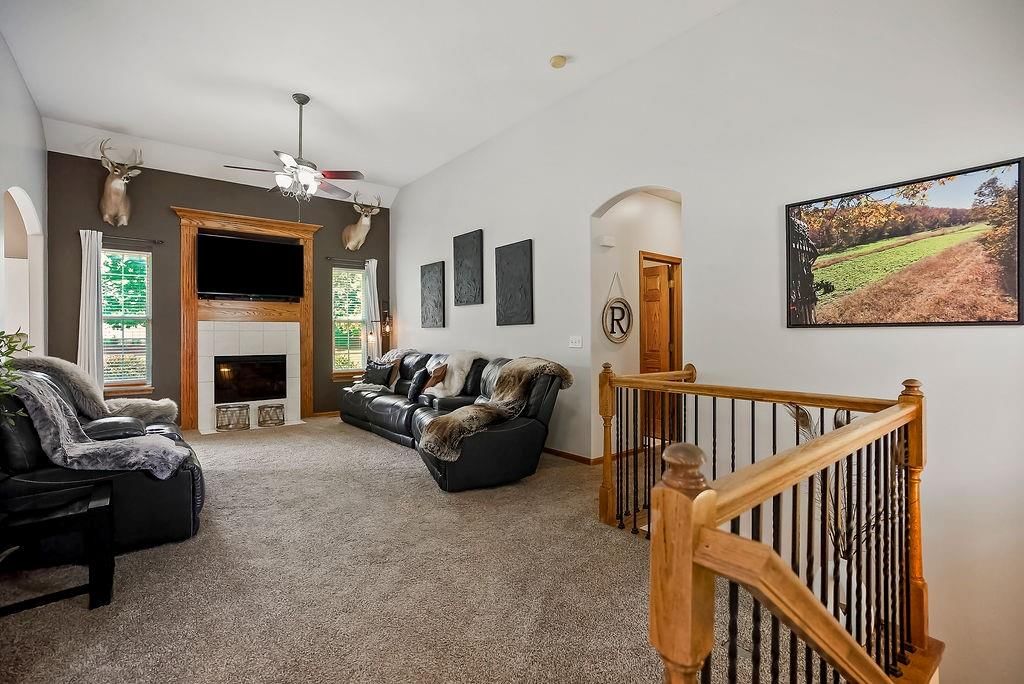 400 SW Horseplay Drive — photo 3