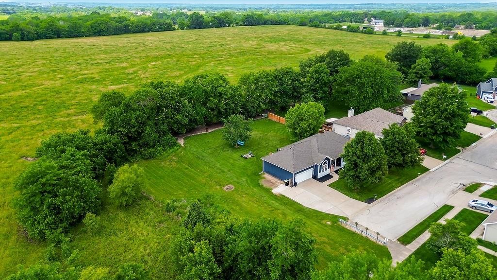 400 SW Horseplay Drive — photo 32