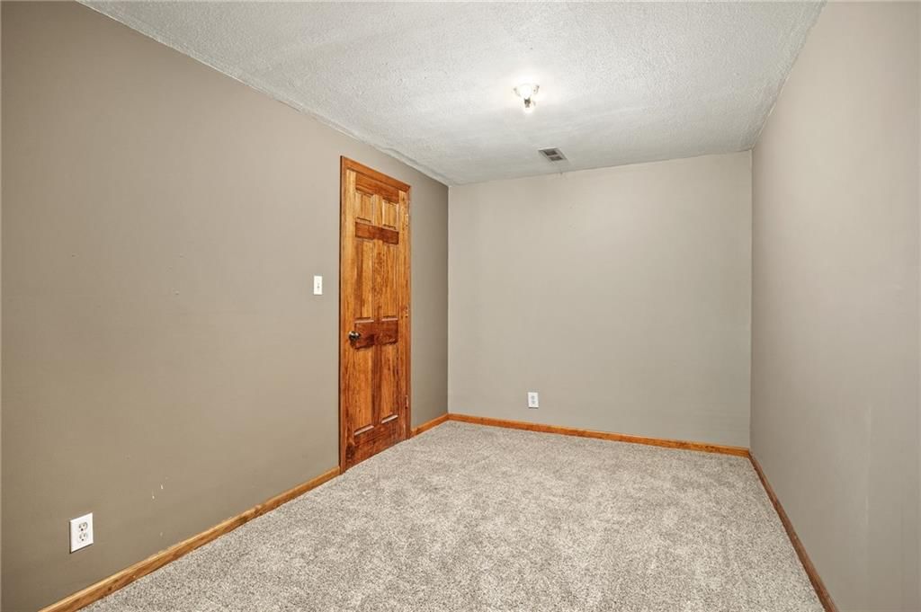 3037 Floyd Avenue — photo 22