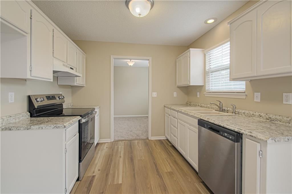 613 N Cedar Street — photo 11