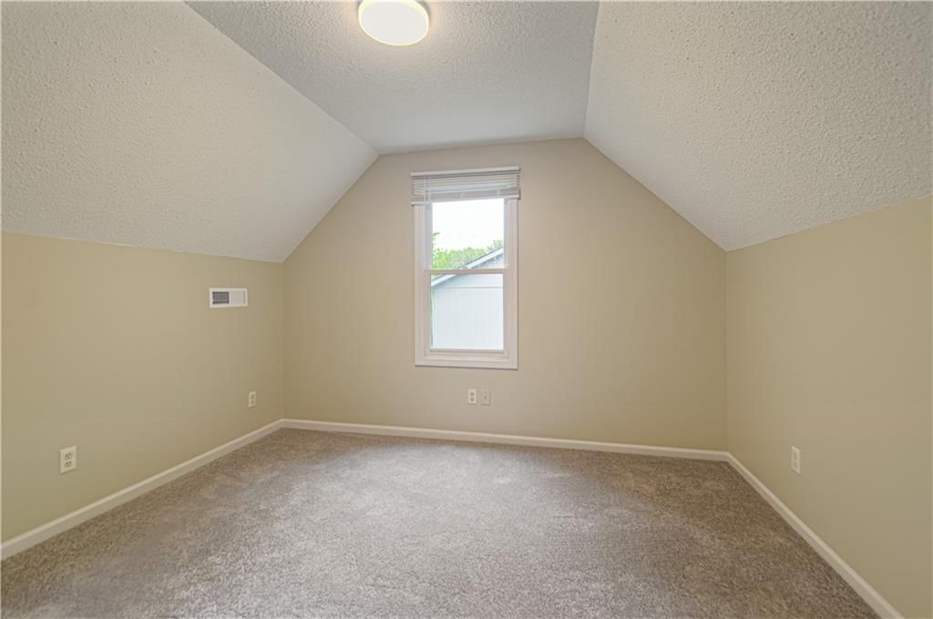 613 N Cedar Street — photo 23