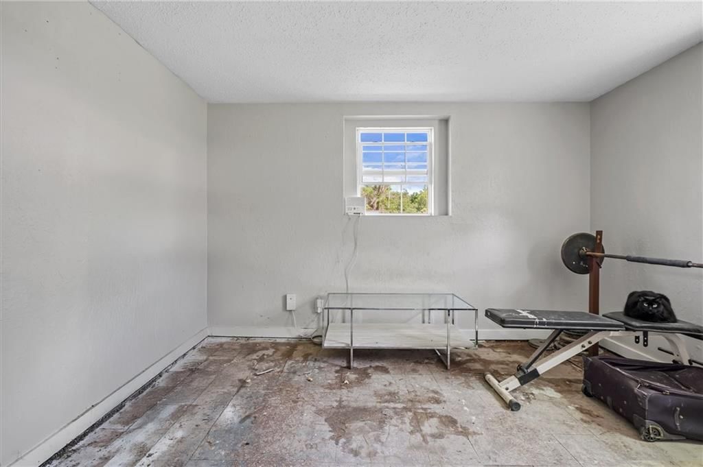 5260 Cypress Avenue — photo 16