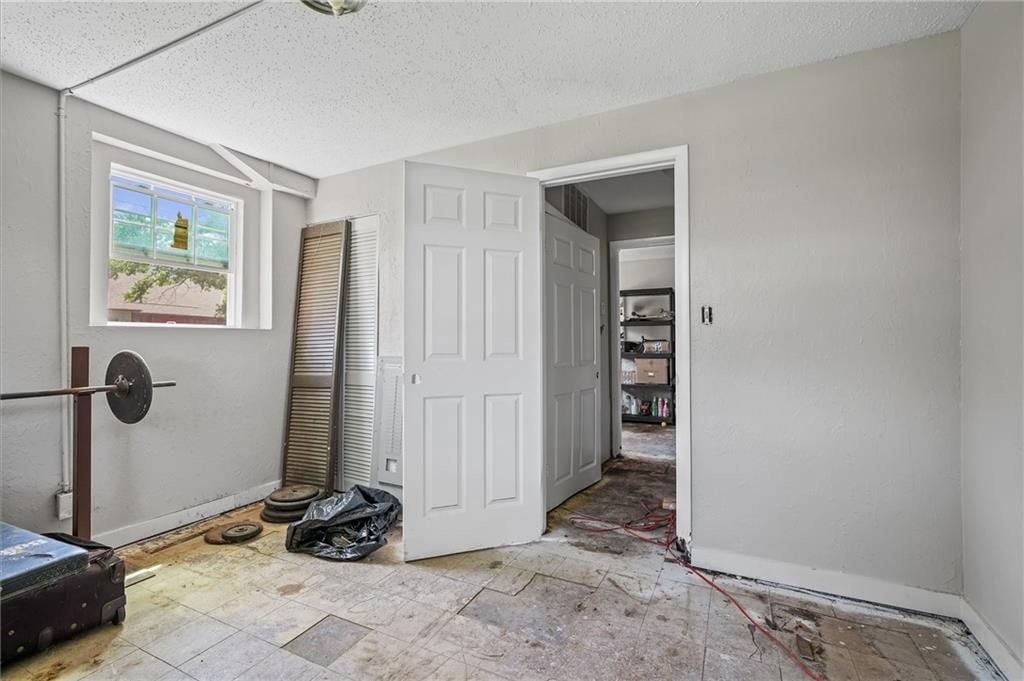 5260 Cypress Avenue — photo 17