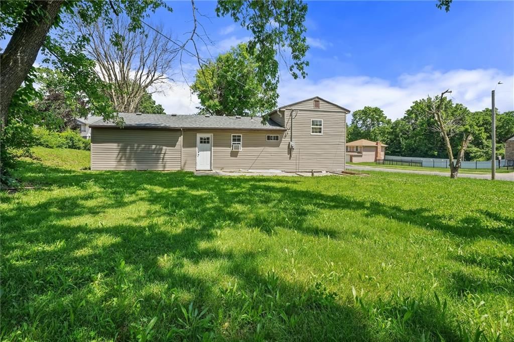 5260 Cypress Avenue — photo 20