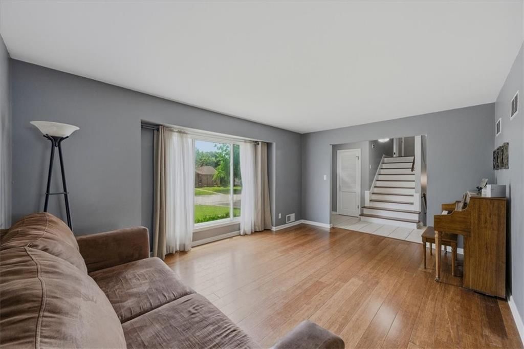 9726 WINSLOW Place — photo 5