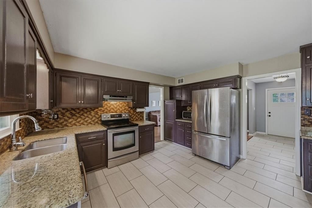 9726 WINSLOW Place — photo 8