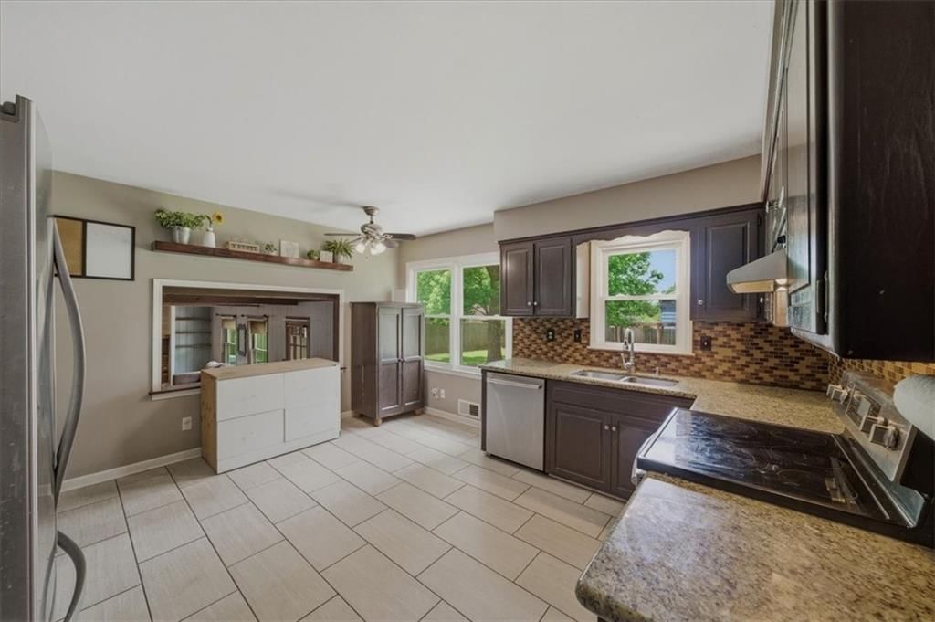 9726 WINSLOW Place — photo 10