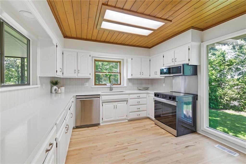 16720 Grandview Street — photo 20