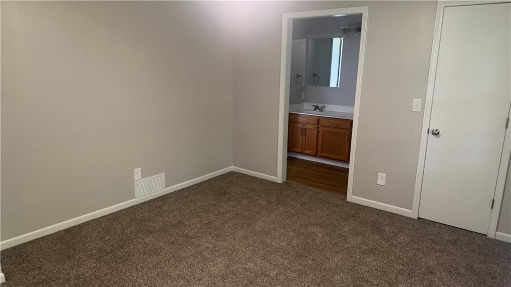 901 Coventry Court — photo 9