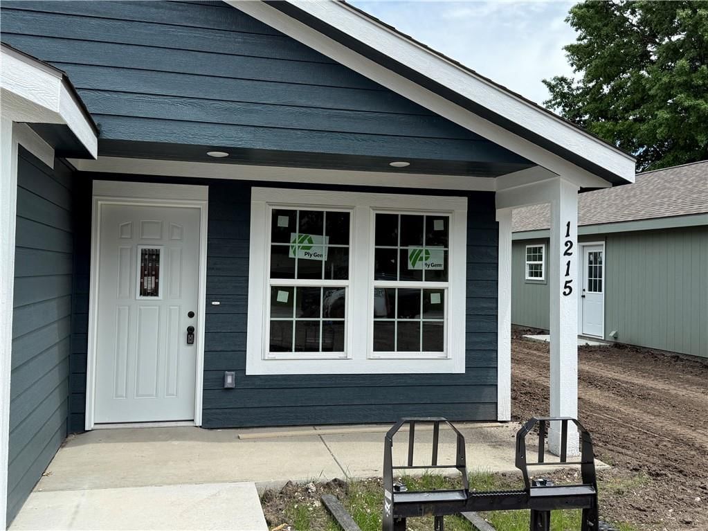 1215 S Maple Street — photo 4