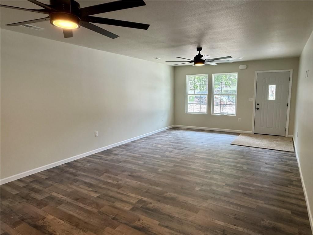 1215 S Maple Street — photo 9