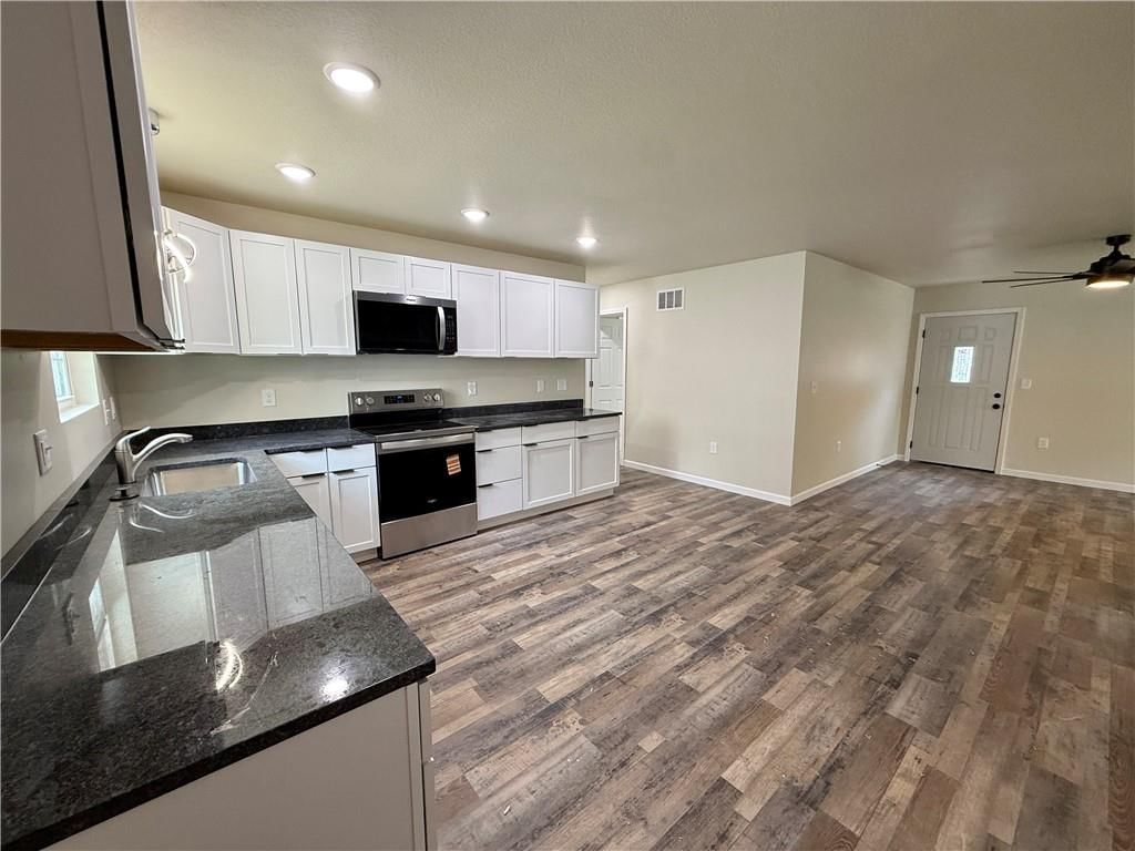 1215 S Maple Street — photo 11