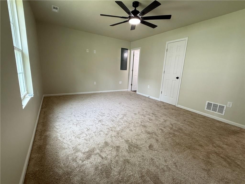 1215 S Maple Street — photo 27