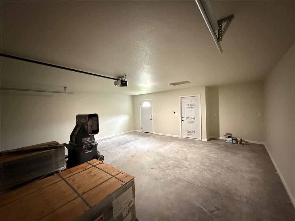 1215 S Maple Street — photo 32