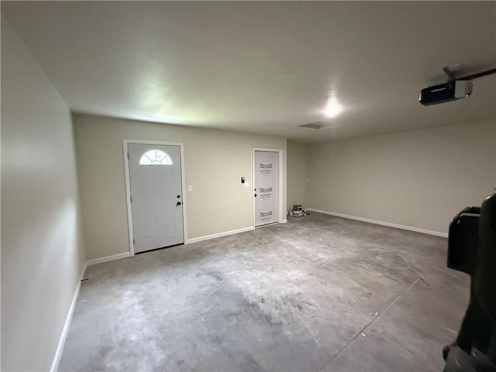 1215 S Maple Street — photo 33