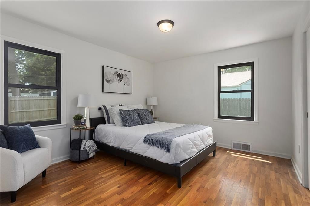 209 NE Maple Street — photo 13