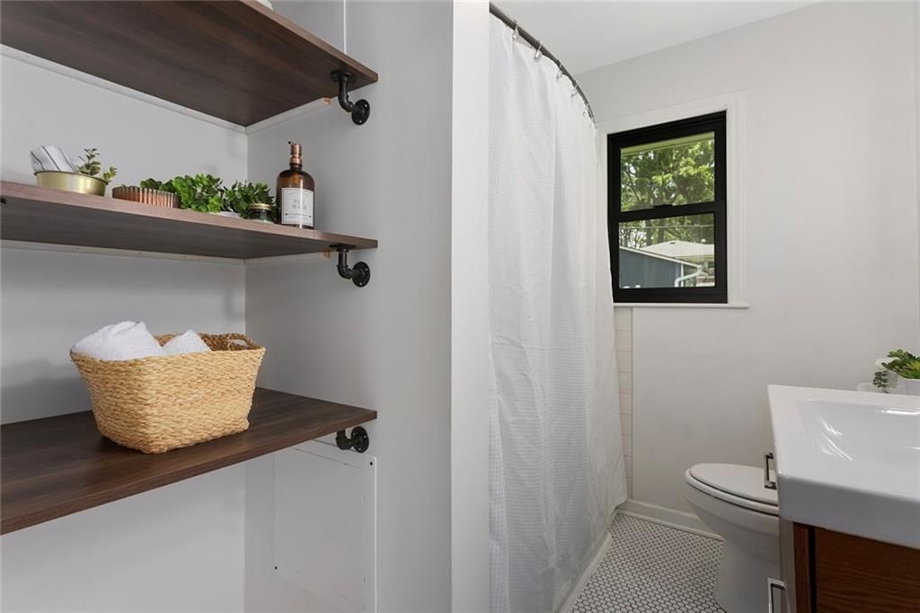 209 NE Maple Street — photo 17