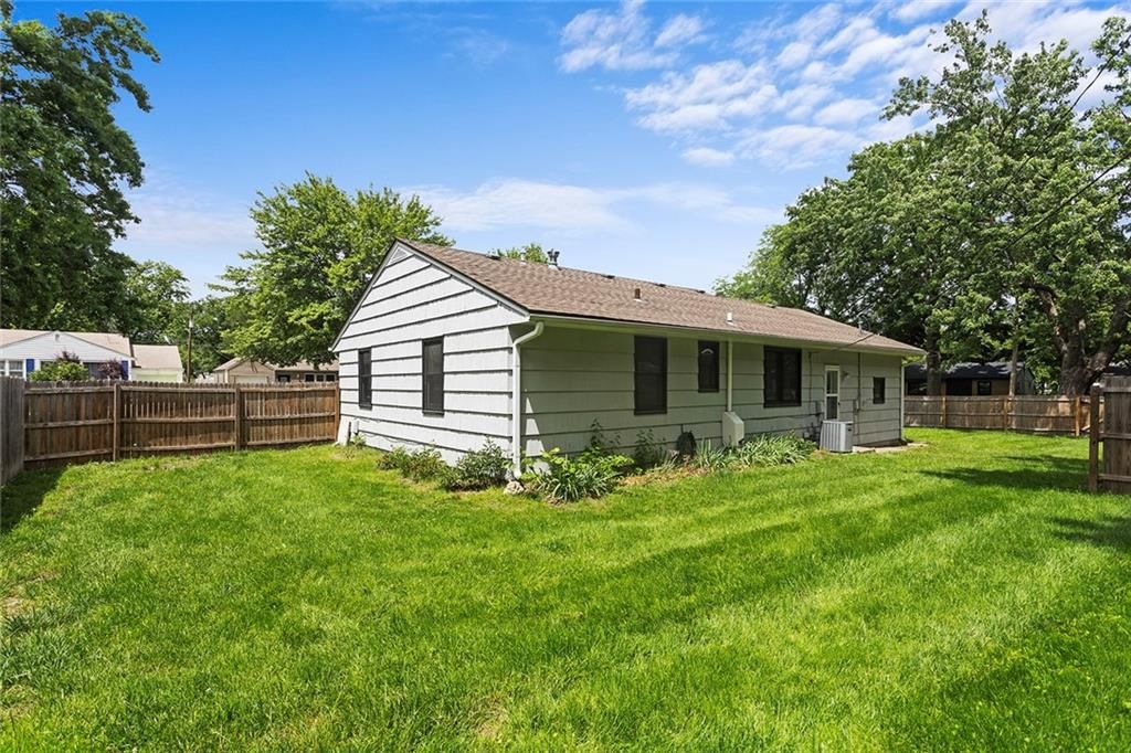 209 NE Maple Street — photo 19