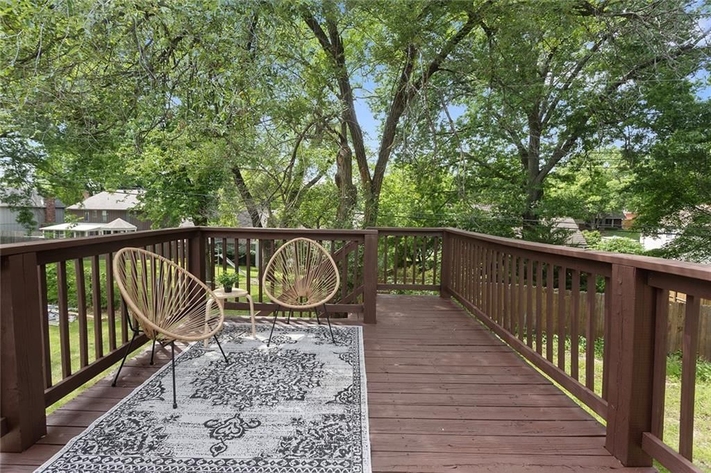 8320 WILLOW Way — photo 32