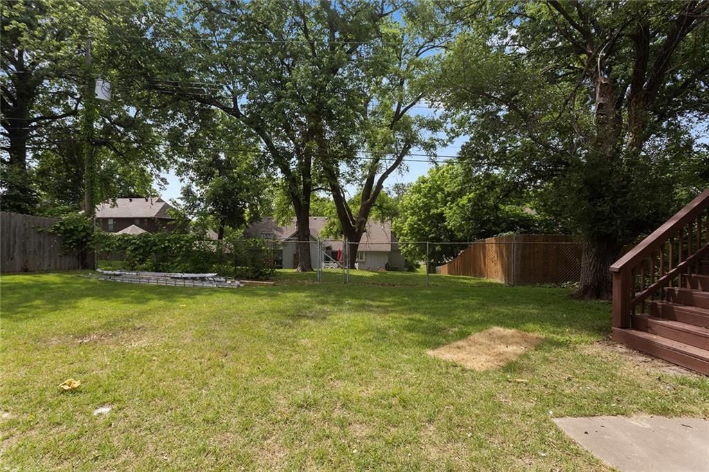 8320 WILLOW Way — photo 33